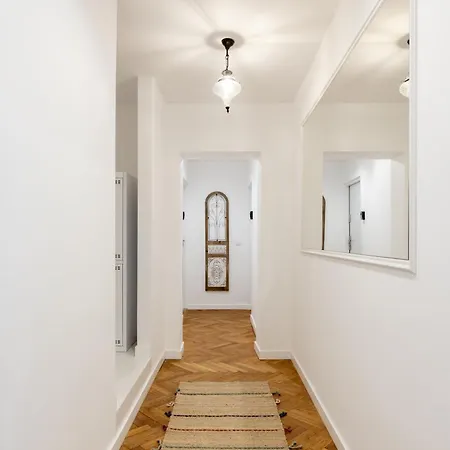 Four Seasons Old Town - Summer Apartment Warsaw